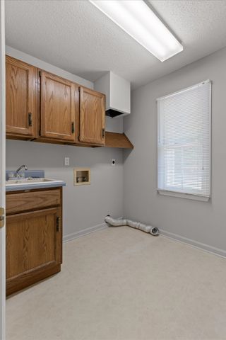 7709 Diamondhead Dr, Ooltewah, TN 37363