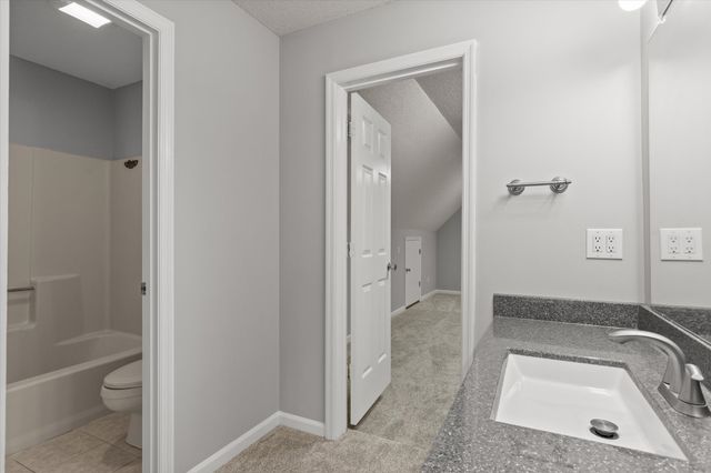 7709 Diamondhead Dr, Ooltewah, TN 37363