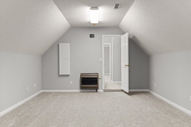 7709 Diamondhead Dr, Ooltewah, TN 37363