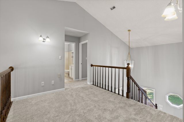 7709 Diamondhead Dr, Ooltewah, TN 37363