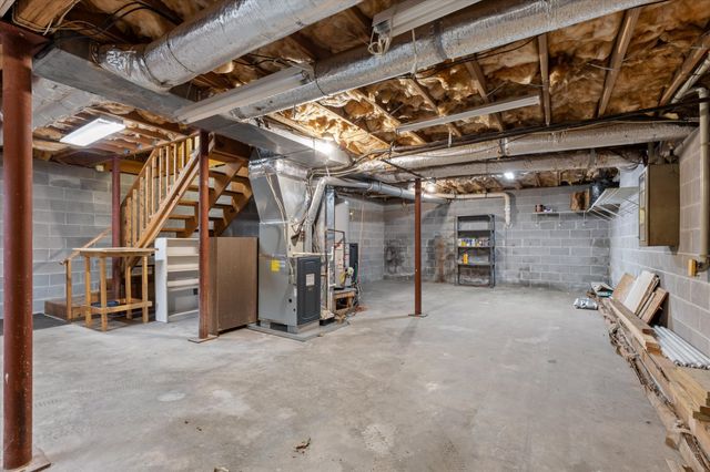 7709 Diamondhead Dr, Ooltewah, TN 37363