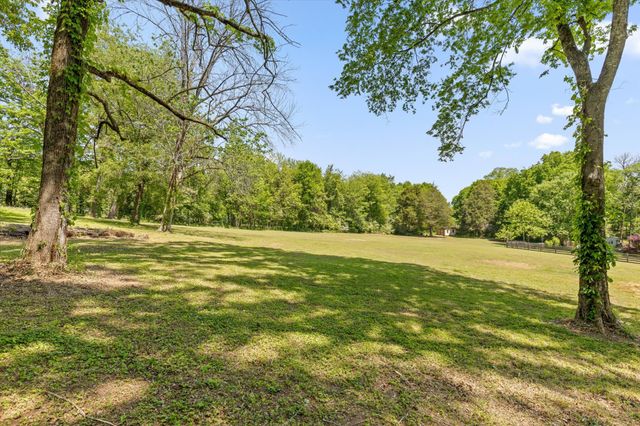 7709 Diamondhead Dr, Ooltewah, TN 37363