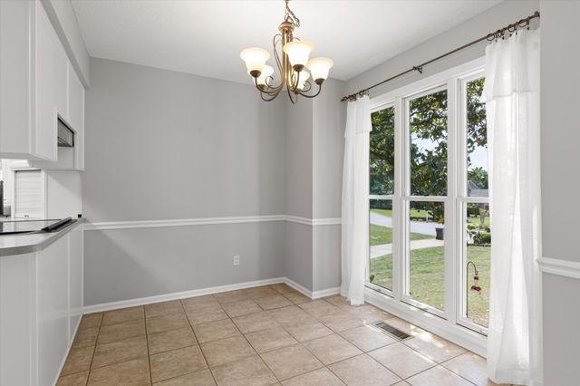7709 Diamondhead Dr, Ooltewah, TN 37363