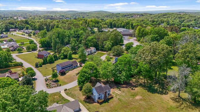 7709 Diamondhead Dr, Ooltewah, TN 37363