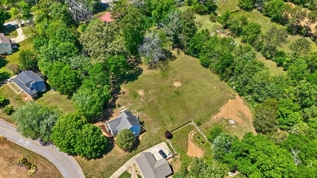 7709 Diamondhead Dr, Ooltewah, TN 37363