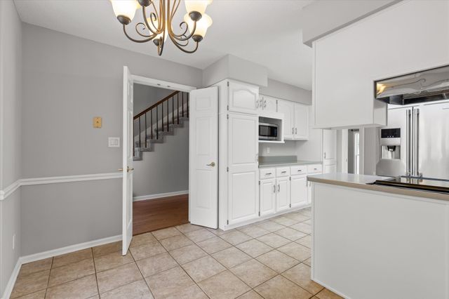 7709 Diamondhead Dr, Ooltewah, TN 37363