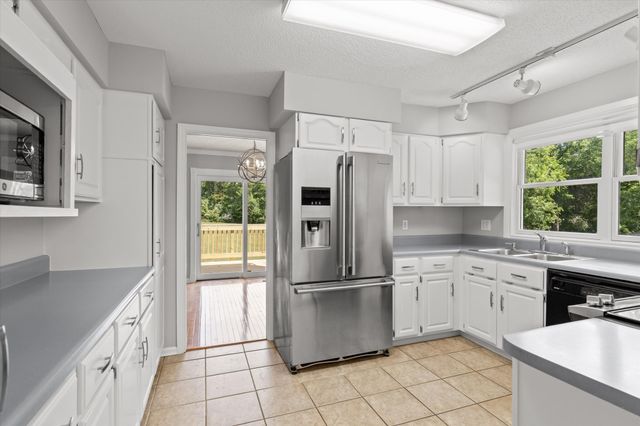 7709 Diamondhead Dr, Ooltewah, TN 37363