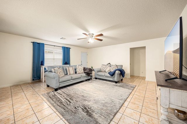 16945 Scenic Knoll, Conroe, TX 77385