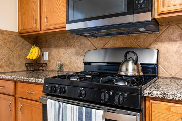 16945 Scenic Knoll, Conroe, TX 77385