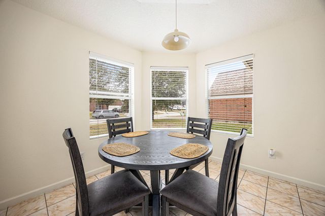 16945 Scenic Knoll, Conroe, TX 77385