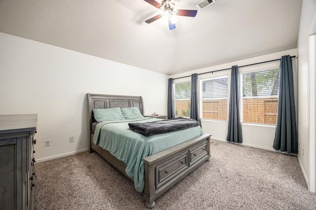 16945 Scenic Knoll, Conroe, TX 77385