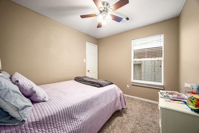 16945 Scenic Knoll, Conroe, TX 77385