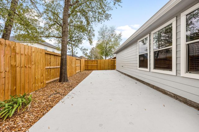 16945 Scenic Knoll, Conroe, TX 77385