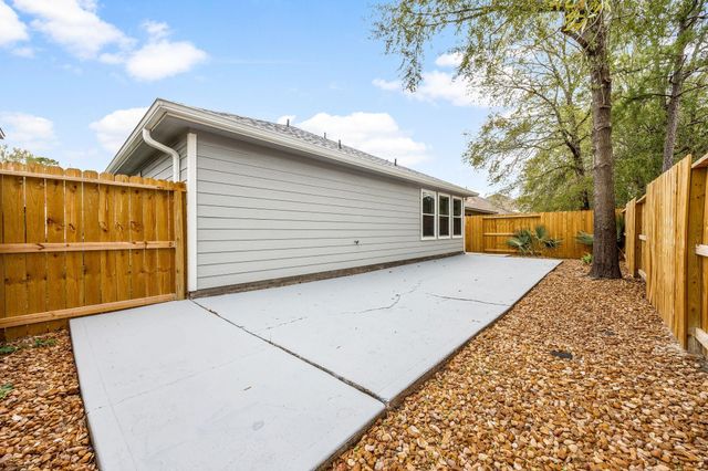 16945 Scenic Knoll, Conroe, TX 77385