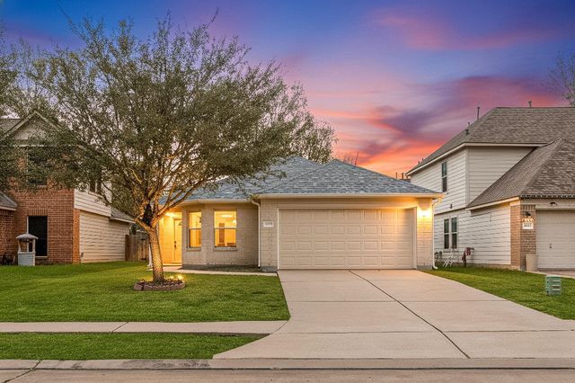 16945 Scenic Knoll, Conroe, TX 77385