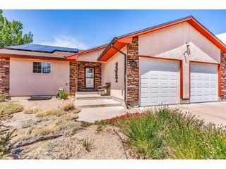 75 Wheatridge Dr, Pueblo, CO 81005
