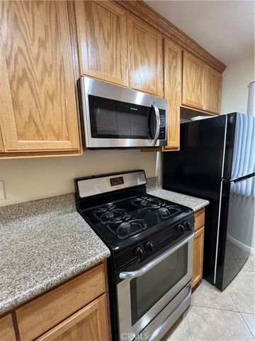 535 E Hazel Street 4, Inglewood, CA 90302