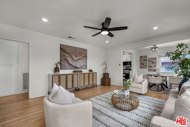 7203 Earldom Avenue, Los Angeles, CA 90293