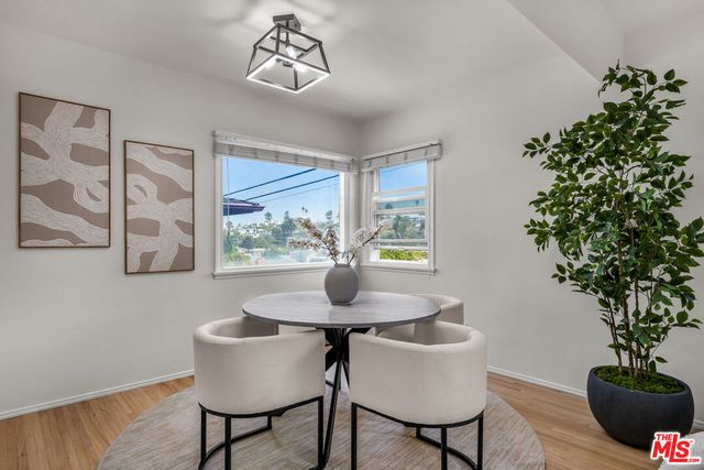 7203 Earldom Avenue, Los Angeles, CA 90293