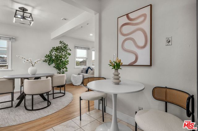 7203 Earldom Avenue, Los Angeles, CA 90293