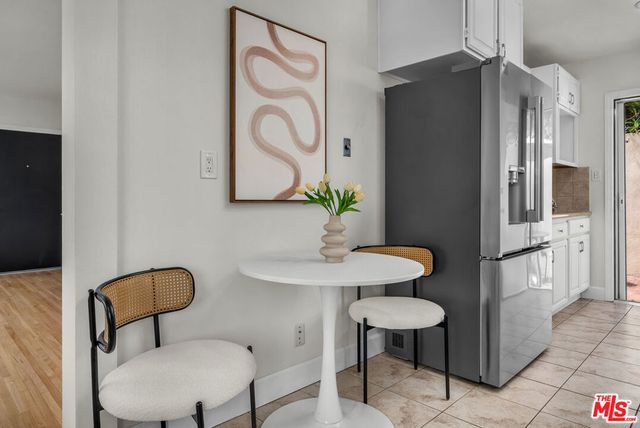 7203 Earldom Avenue, Los Angeles, CA 90293