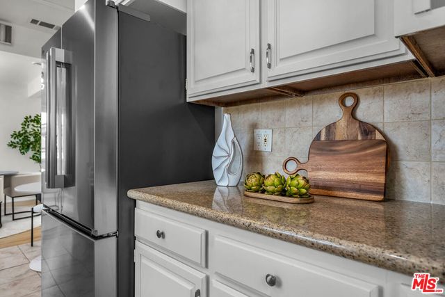 7203 Earldom Avenue, Los Angeles, CA 90293