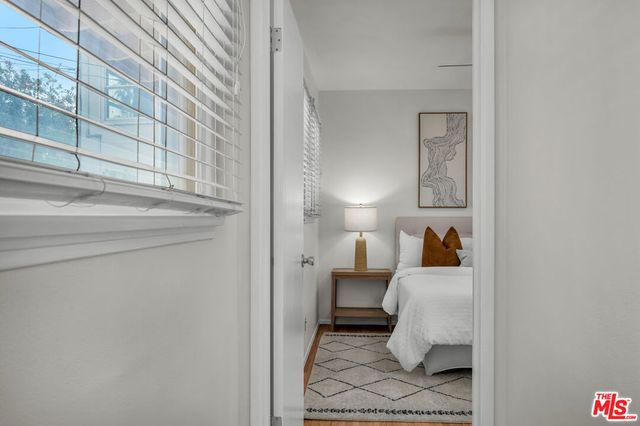 7203 Earldom Avenue, Los Angeles, CA 90293