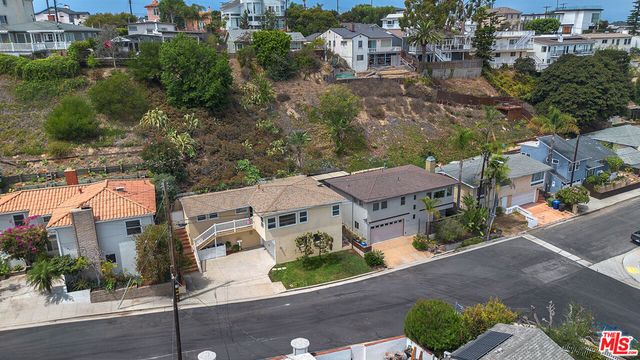 7203 Earldom Avenue, Los Angeles, CA 90293