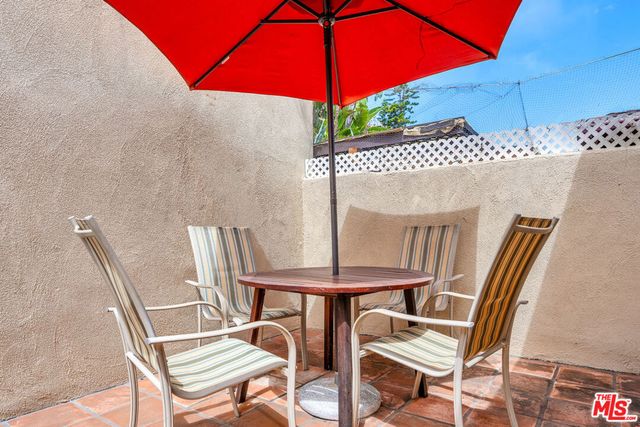 7203 Earldom Avenue, Los Angeles, CA 90293