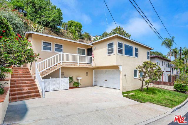 7203 Earldom Avenue, Los Angeles, CA 90293