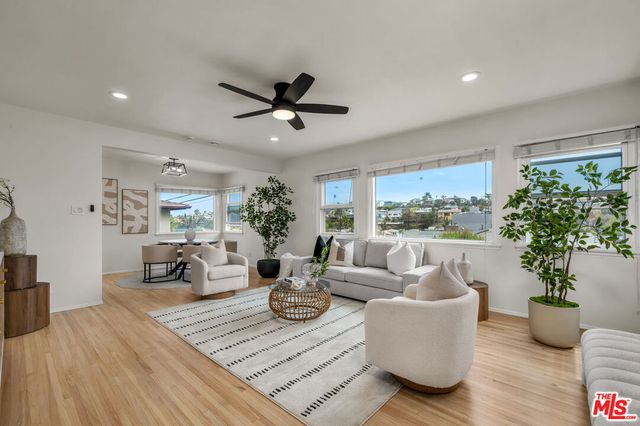 7203 Earldom Avenue, Los Angeles, CA 90293