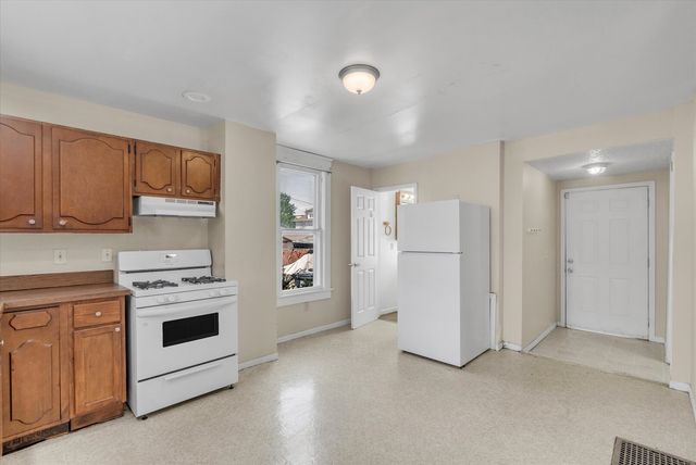 349 10th Street, Moline, IL 61265