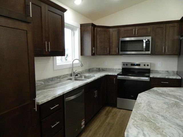 2104 6th Avenue NE, Kasson, MN 55944