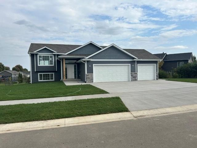 2104 6th Avenue NE, Kasson, MN 55944