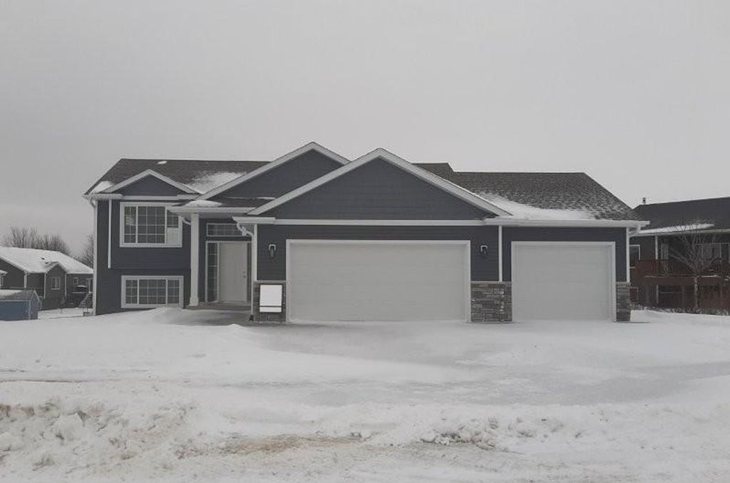 2104 6th Avenue NE, Kasson, MN 55944