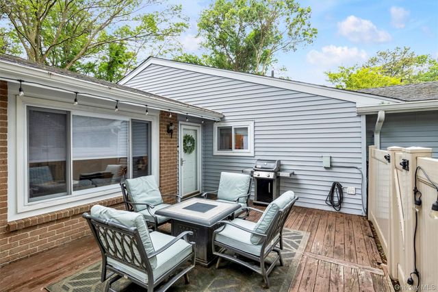 217 Springmeadow Drive I, Holbrook, NY 11741