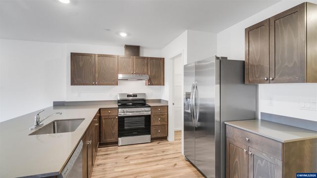 1473 Laura Vista Dr NW, Albany, OR 97321