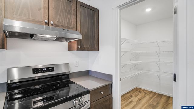 1473 Laura Vista Dr NW, Albany, OR 97321