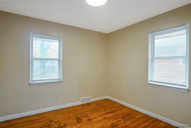 24261 Condon, Oak Park, MI 48237