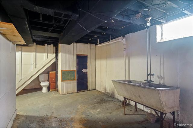 24261 Condon, Oak Park, MI 48237