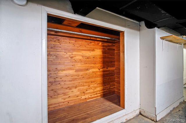 24261 Condon, Oak Park, MI 48237