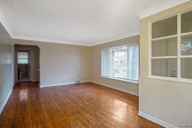 24261 Condon, Oak Park, MI 48237