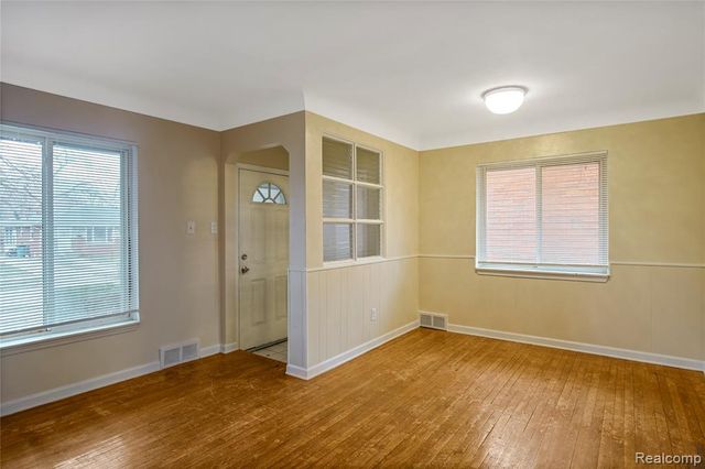 24261 Condon, Oak Park, MI 48237