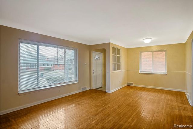 24261 Condon, Oak Park, MI 48237