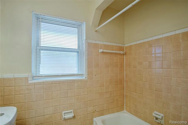 24261 Condon, Oak Park, MI 48237