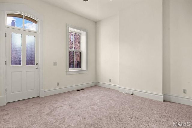 2211 Menard Street, St Louis, MO 63104