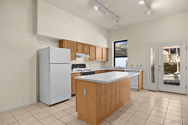 2211 Menard Street, St Louis, MO 63104