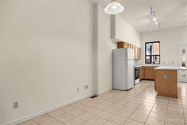 2211 Menard Street, St Louis, MO 63104