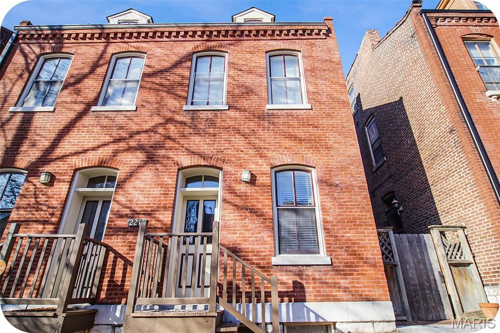 2211 Menard Street, St Louis, MO 63104