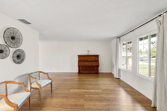 8191 Canyon Oak Dr, Citrus Heights, CA 95610